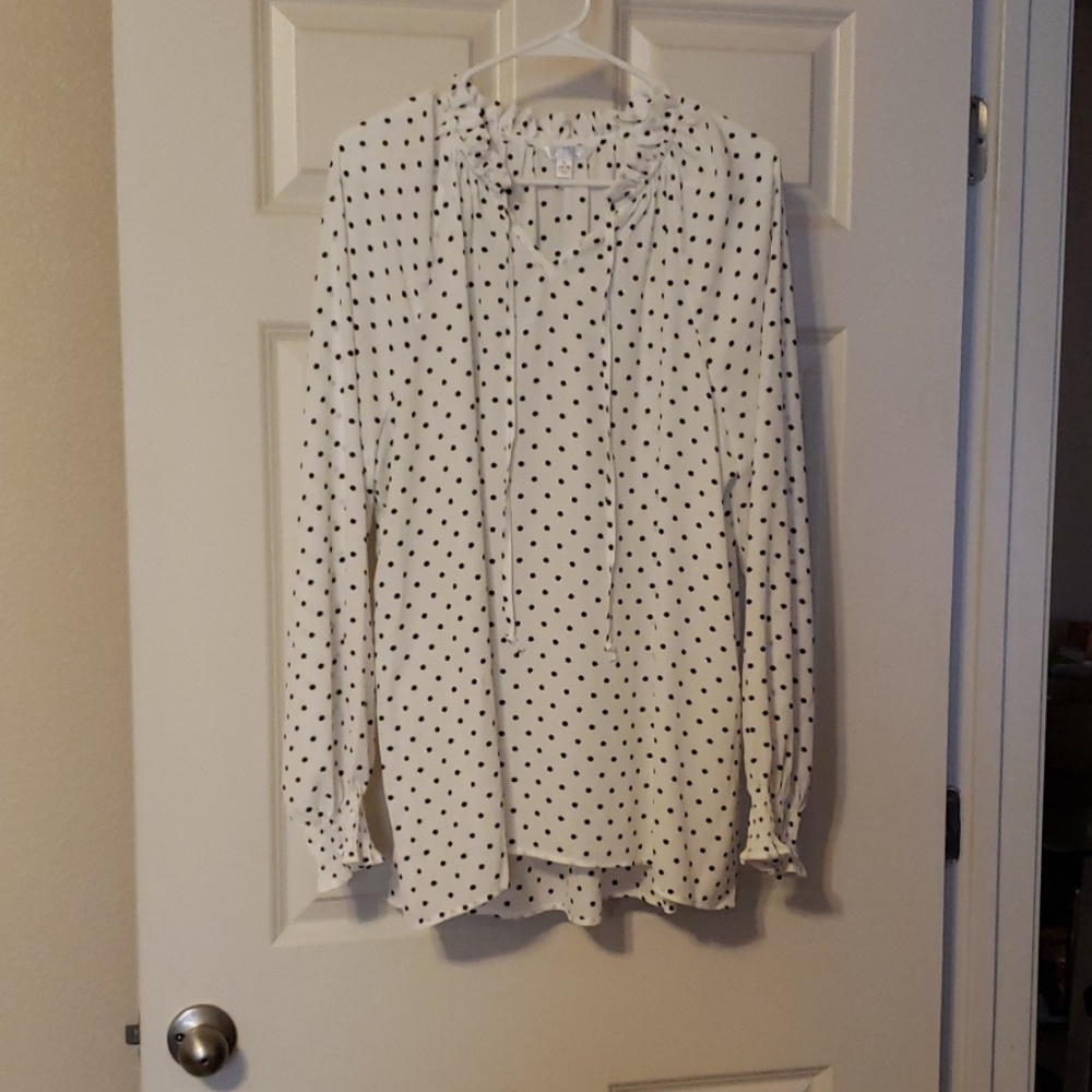 Woman shirt never worn